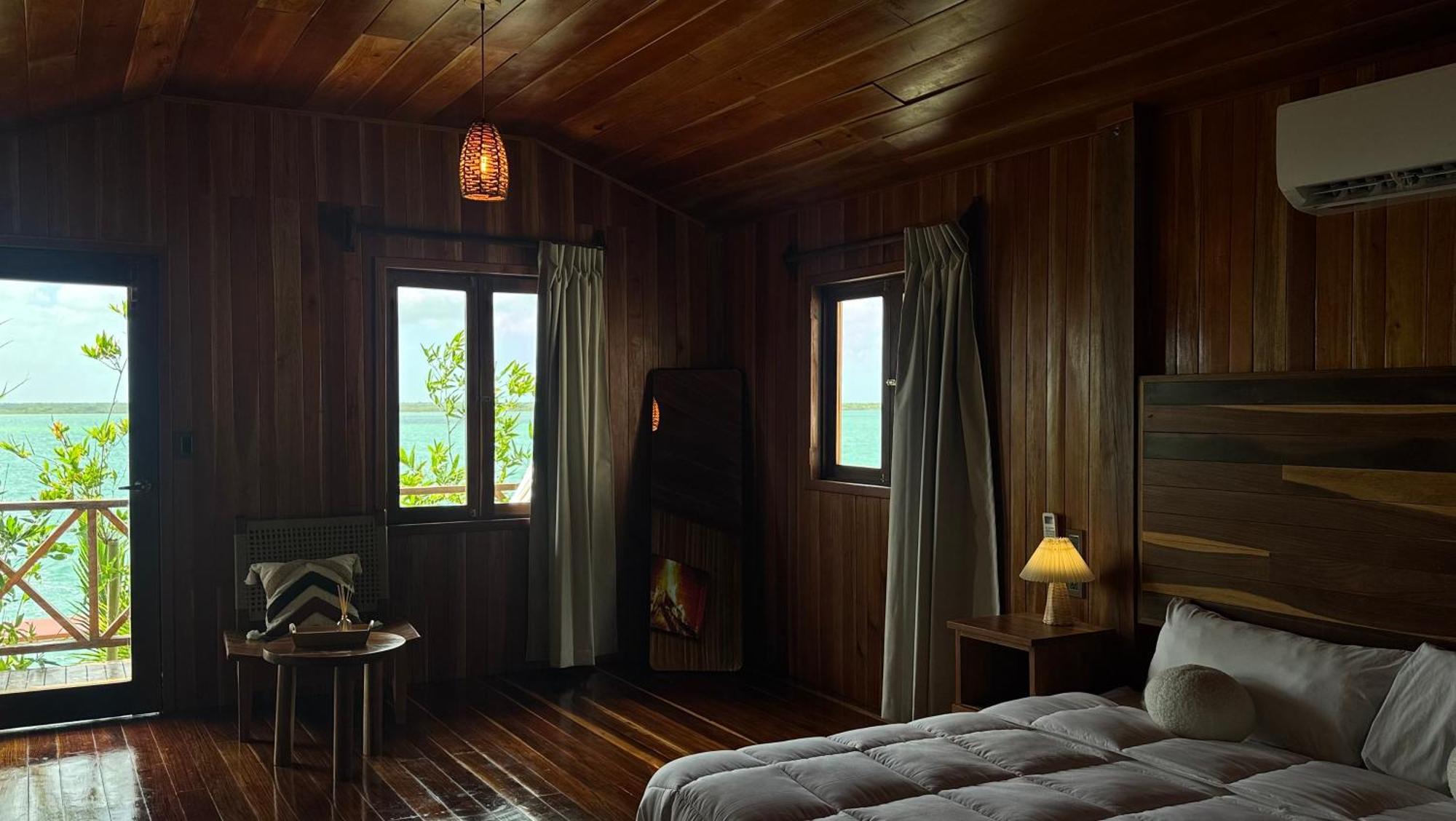 Maria Isabel, 4*