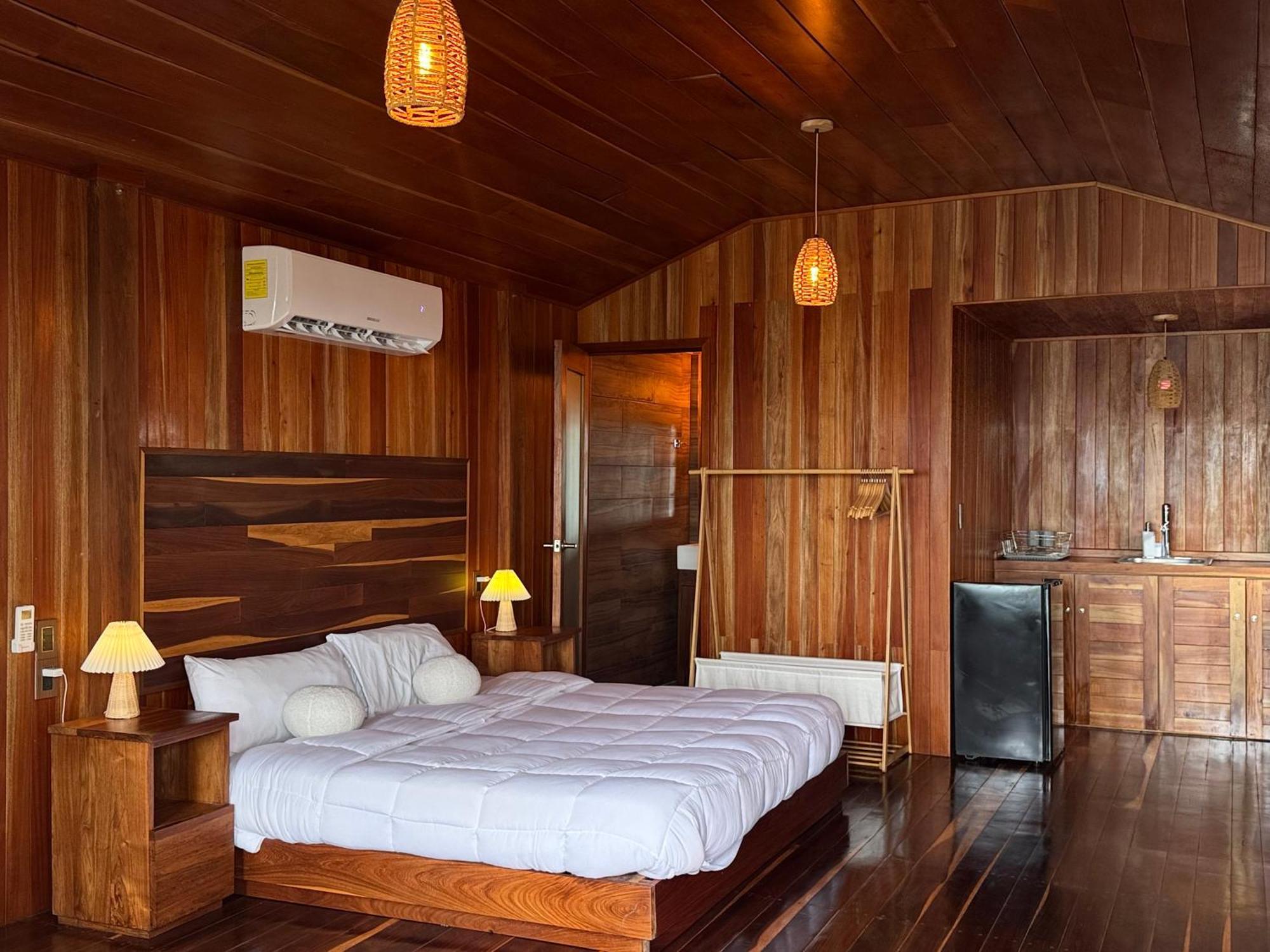 Maria Isabel, Hotel Bacalar