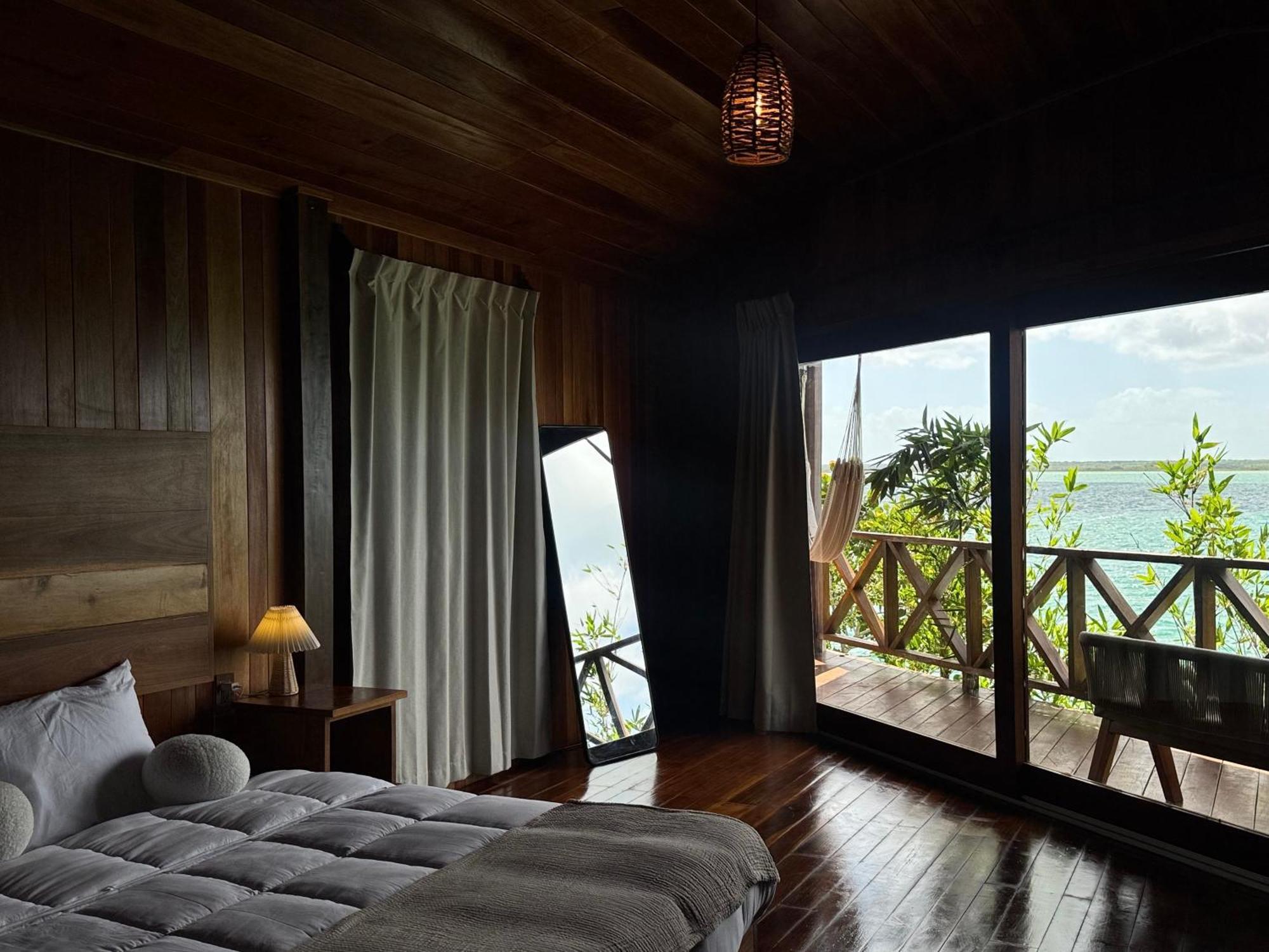 Maria Isabel, 4*