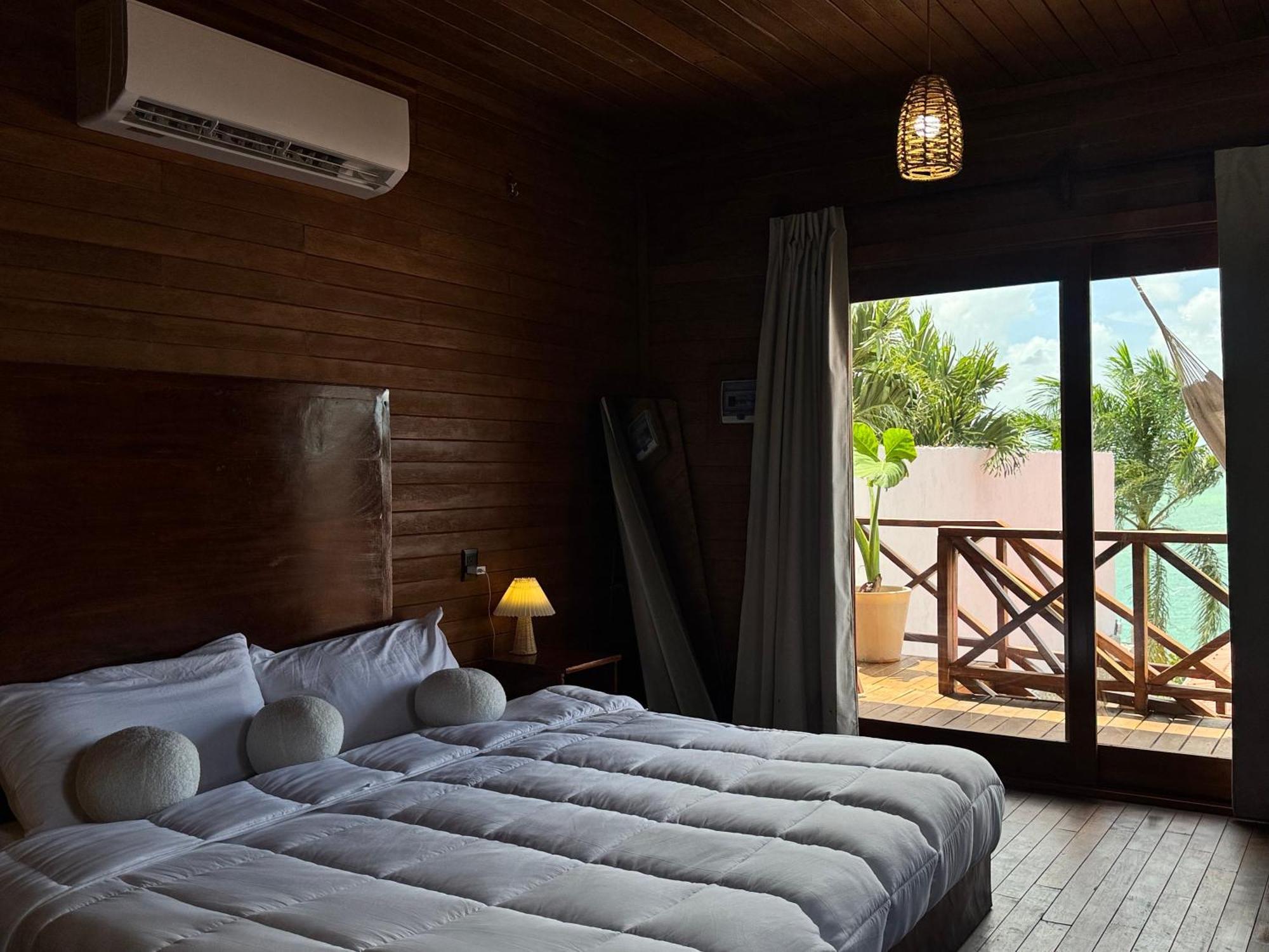 Maria Isabel, 4*